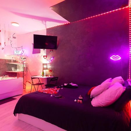Love Room Avec Balneo Toulon Exterior foto