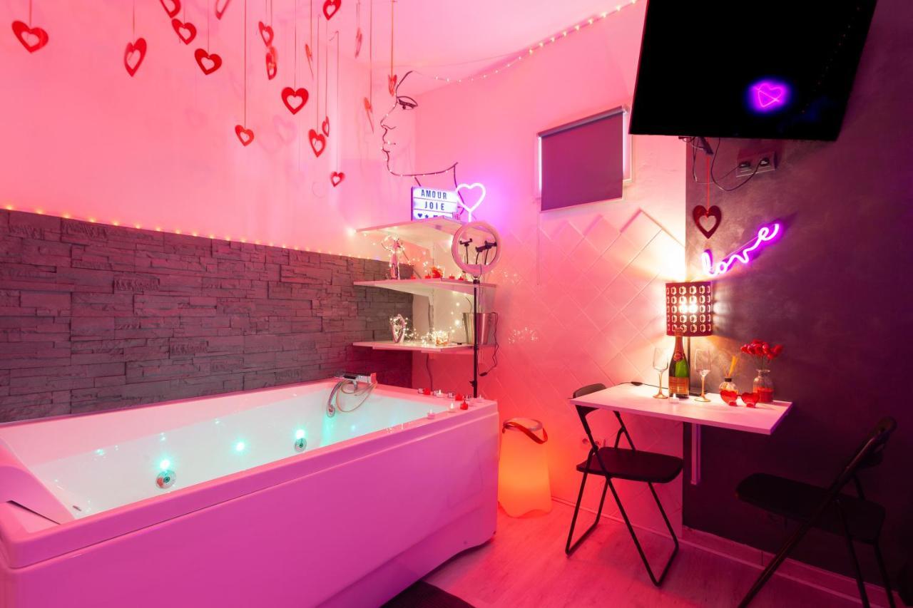 Love Room Avec Balneo Toulon Exterior foto