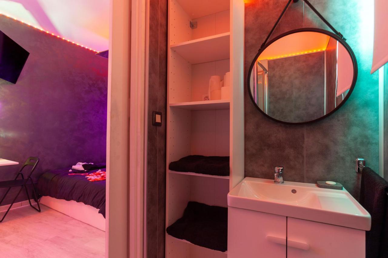 Love Room Avec Balneo Toulon Exterior foto